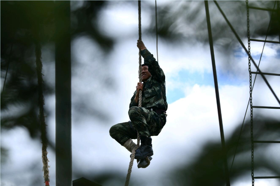 武警迪庆支队掀起夏季大练兵热潮
